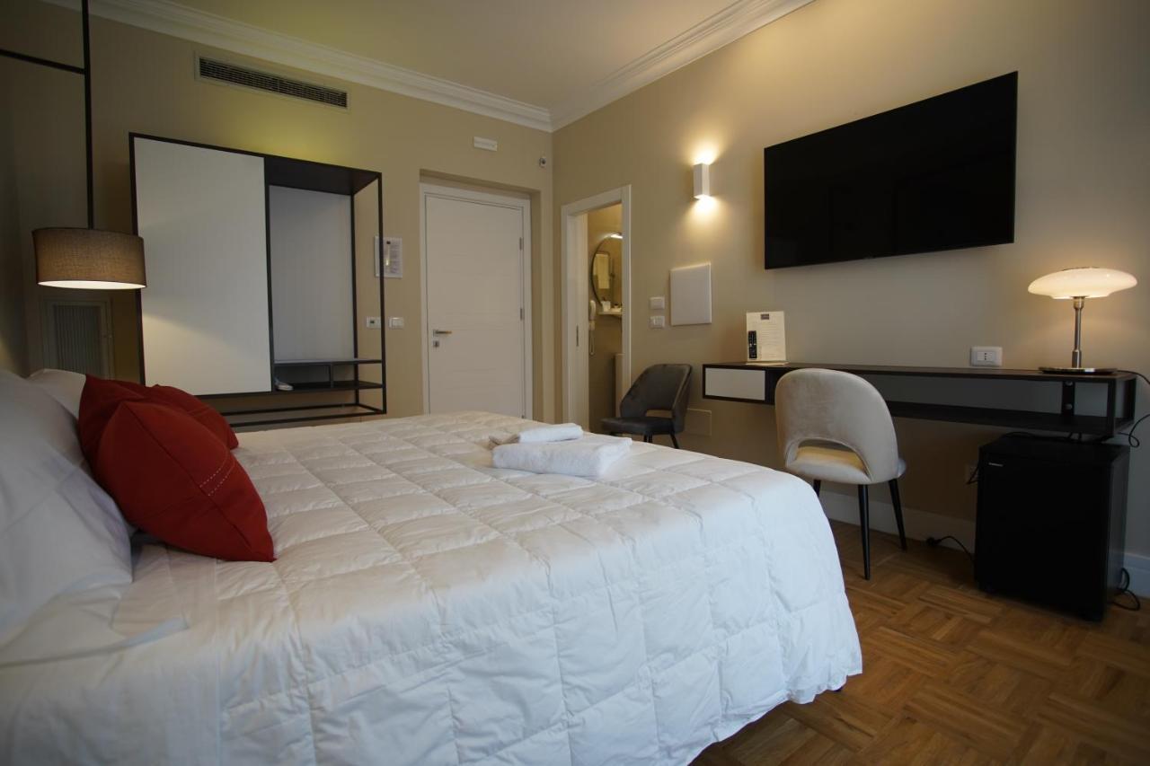 Palazzo Bibbi - Rooms To Live Reggio di Calabria Exteriör bild